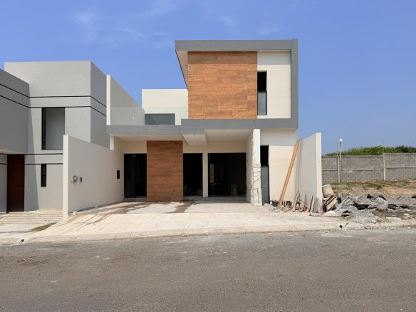 Casa Nueva en Venta Lomas del Mediterraneo Riviera Veracruzana