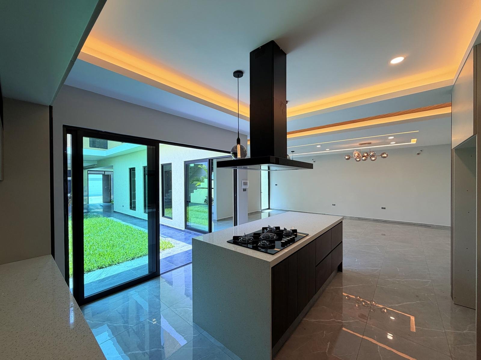 Casa Nueva en Venta Residencial Las Palmas