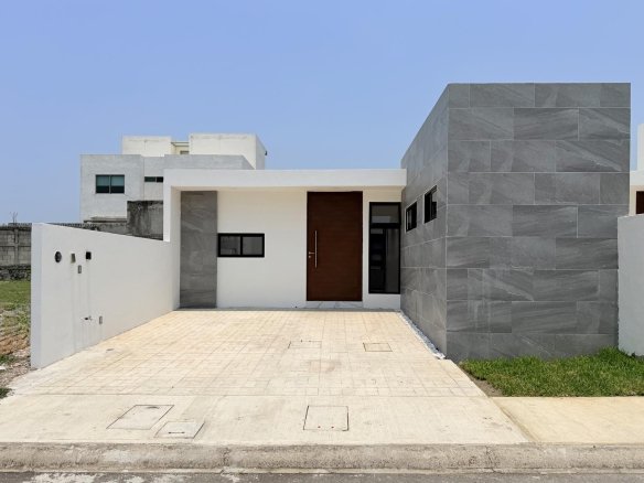 Casa Nueva en Venta Lomas de La Rioja Riviera Veracruzana
