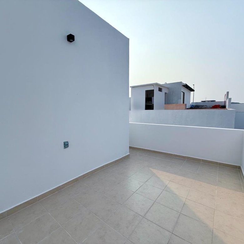 Casa Nueva en Venta Punto Lomas