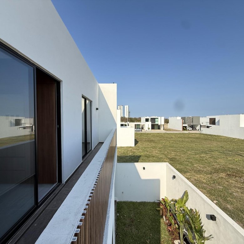 Casa Nueva en Venta Punto Lomas