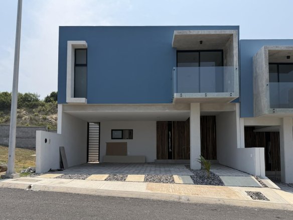 Casa Nueva en Venta Lomas del Mediterraneo