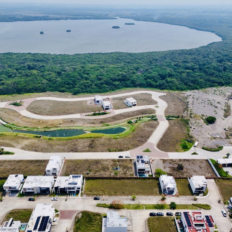 Terreno en Venta Punta Tiburon