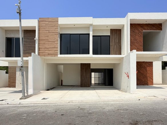 Casa Nueva en Venta Lomas del Mediterraneo