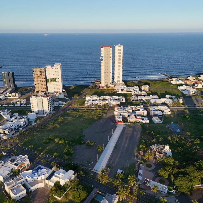 Casa Nueva en Venta Playas del Conchal