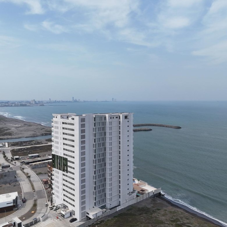 Casa Nueva en Venta Playas del Conchal