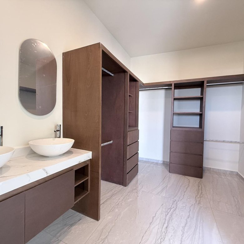 Casa Nueva en Venta Punto Lomas