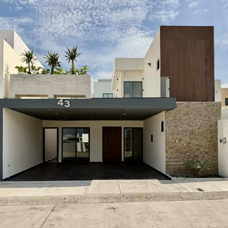 Casa Nueva en Venta Punto Lomas