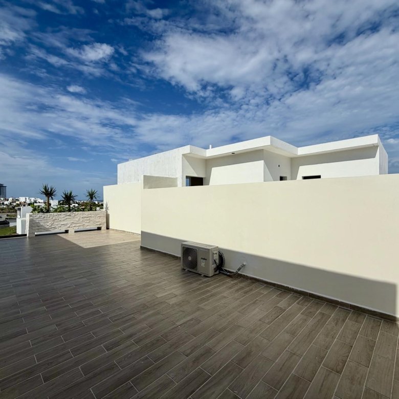 Casa Nueva en Venta Punto Lomas