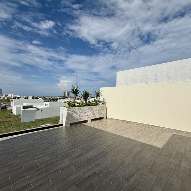 Casa Nueva en Venta Punto Lomas