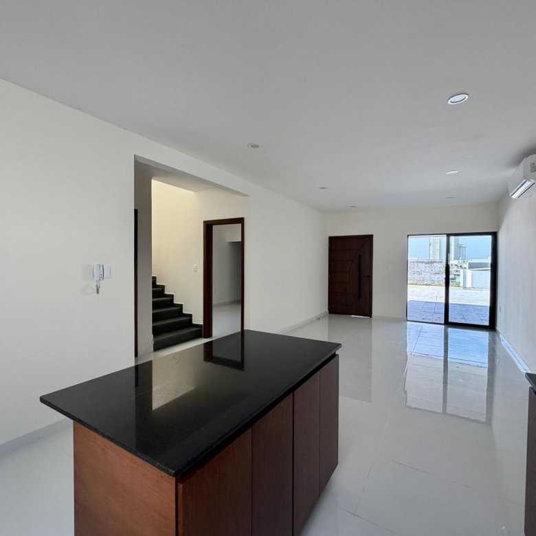 Casa Nueva en Venta Punto Lomas