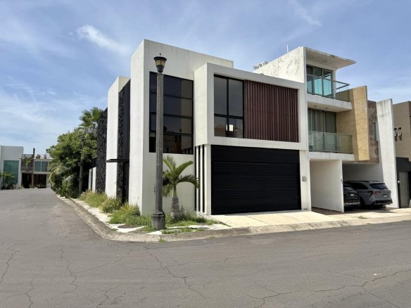 Casa en Venta Lomas Residencial