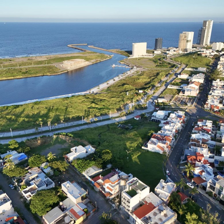 Casa Nueva en Venta Playas del Conchal