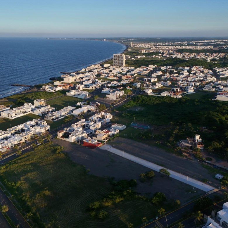 Casa Nueva en Venta Playas del Conchal