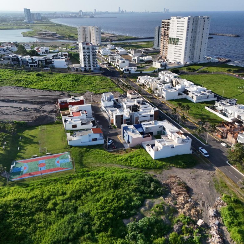 Casa Nueva en Venta Playas del Conchal