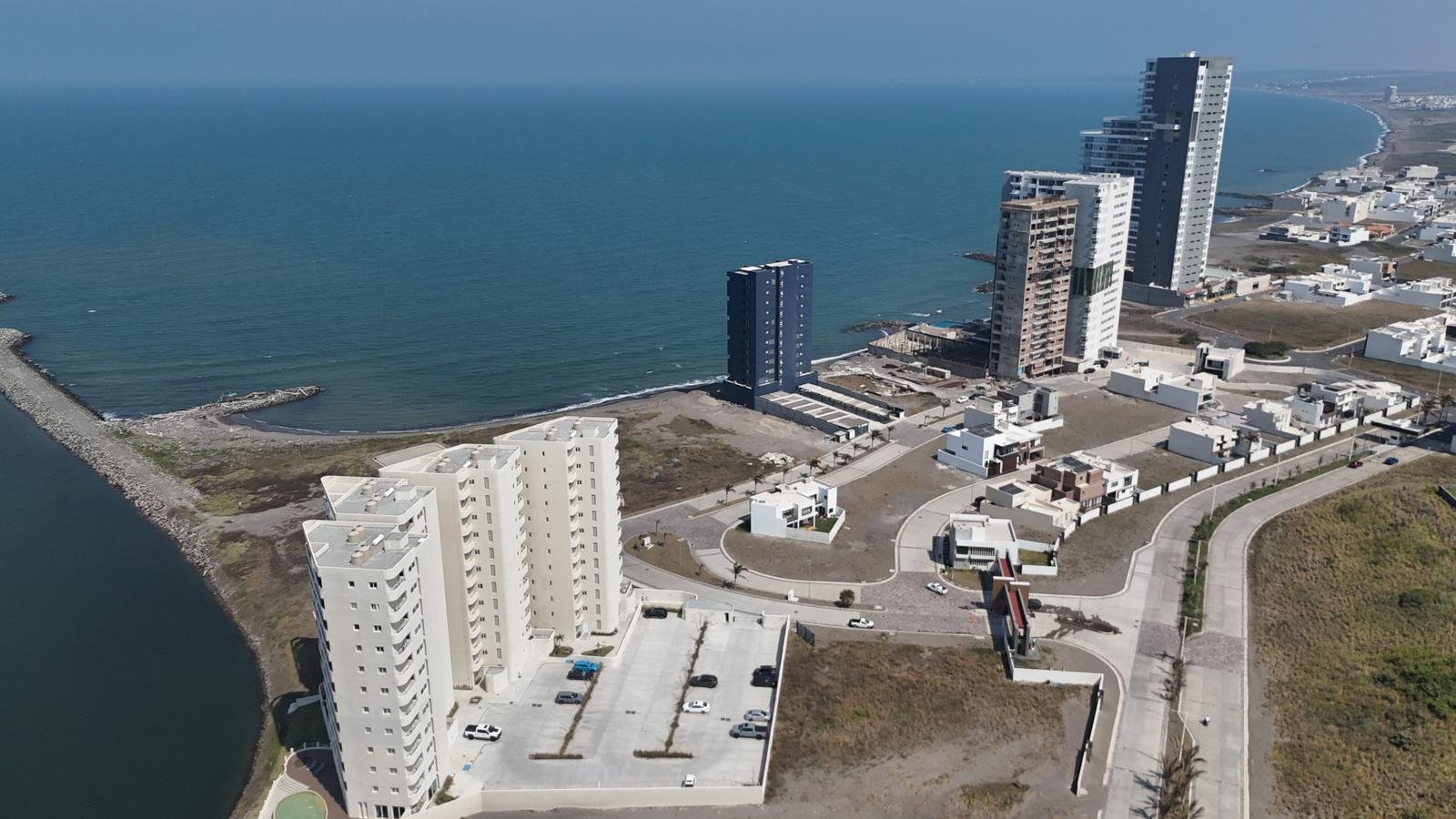 Casa Nueva en Venta Playas del Conchal