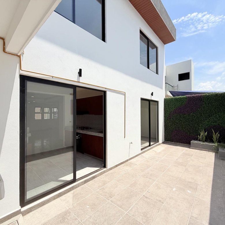 Casa Nueva en Venta Punto Lomas