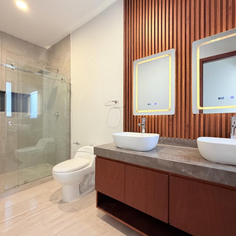 Casa Nueva en Venta Punto Lomas