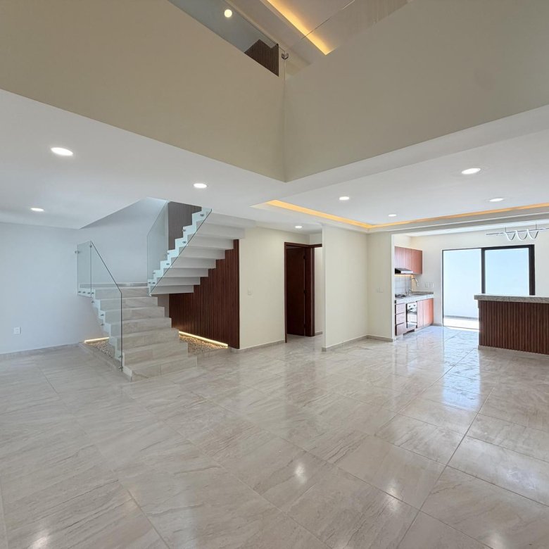 Casa Nueva en Venta Punto Lomas