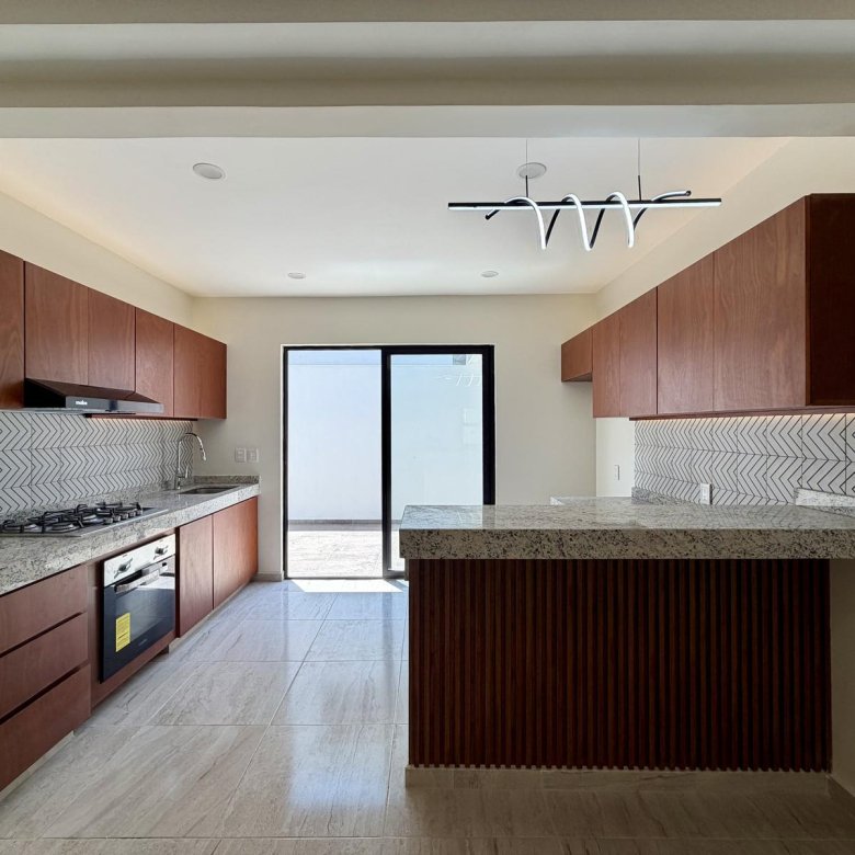 Casa Nueva en Venta Punto Lomas