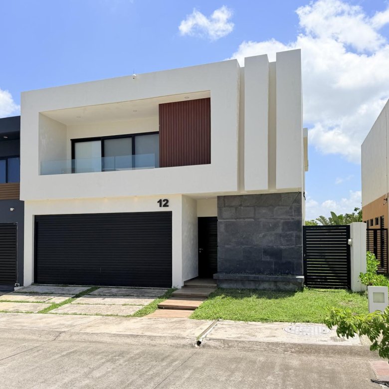 Casa Nueva en Venta Punta Tiburon