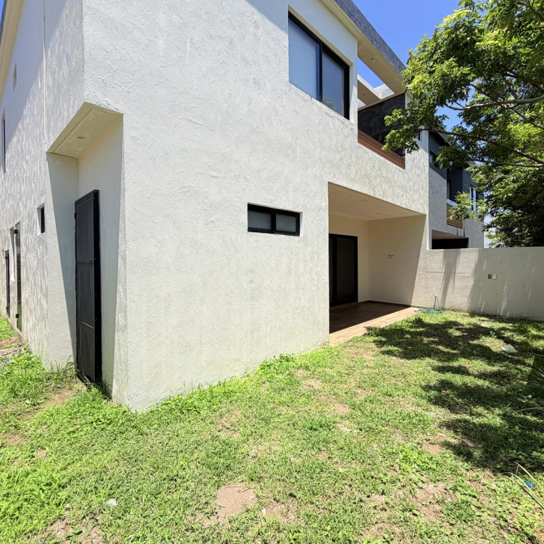 Casa Nueva en Venta Punta Tiburon