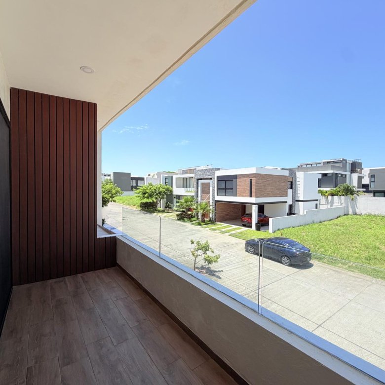 Casa Nueva en Venta Punta Tiburon