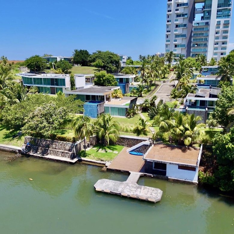 Casa en Venta Condominio Rambla Paraiso del Estero con embarcadero