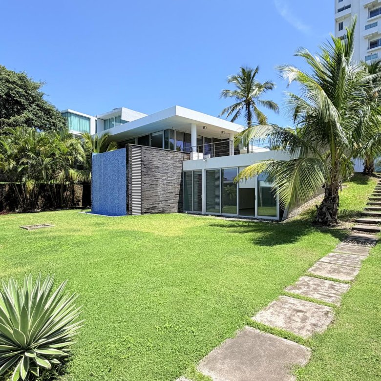 Casa en Venta Condominio Rambla Paraiso del Estero con embarcadero