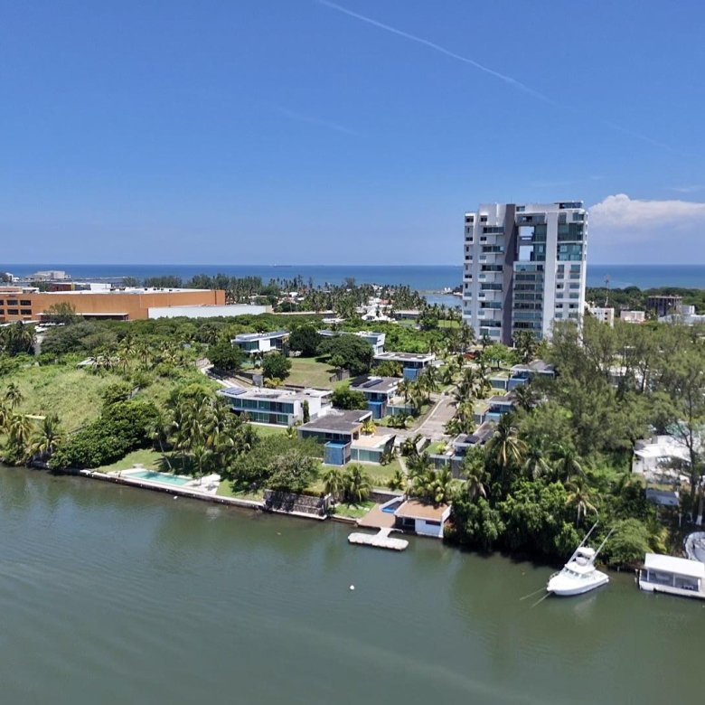 Casa en Venta Condominio Rambla Paraiso del Estero con embarcadero