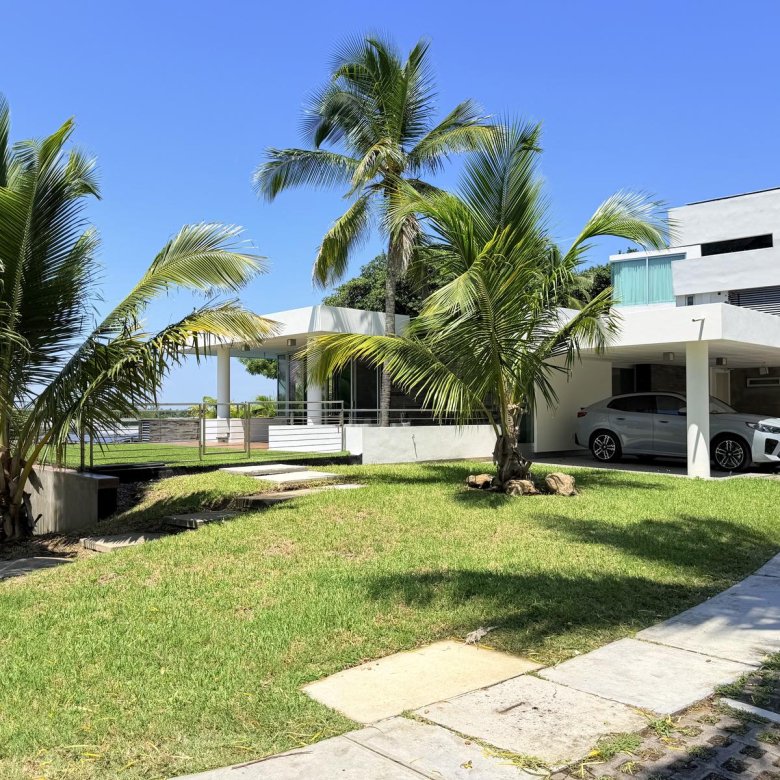 Casa en Venta Condominio Rambla Paraiso del Estero con embarcadero