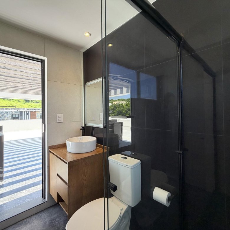 Casa Nueva en Venta Punta Tiburon