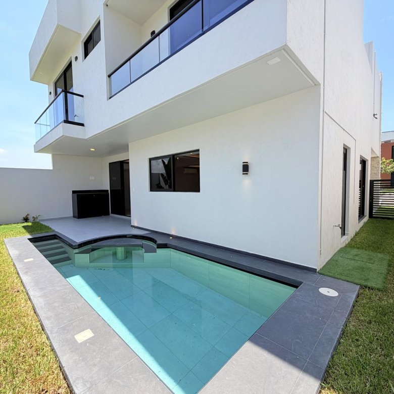 Casa Nueva en Venta Punta Tiburon