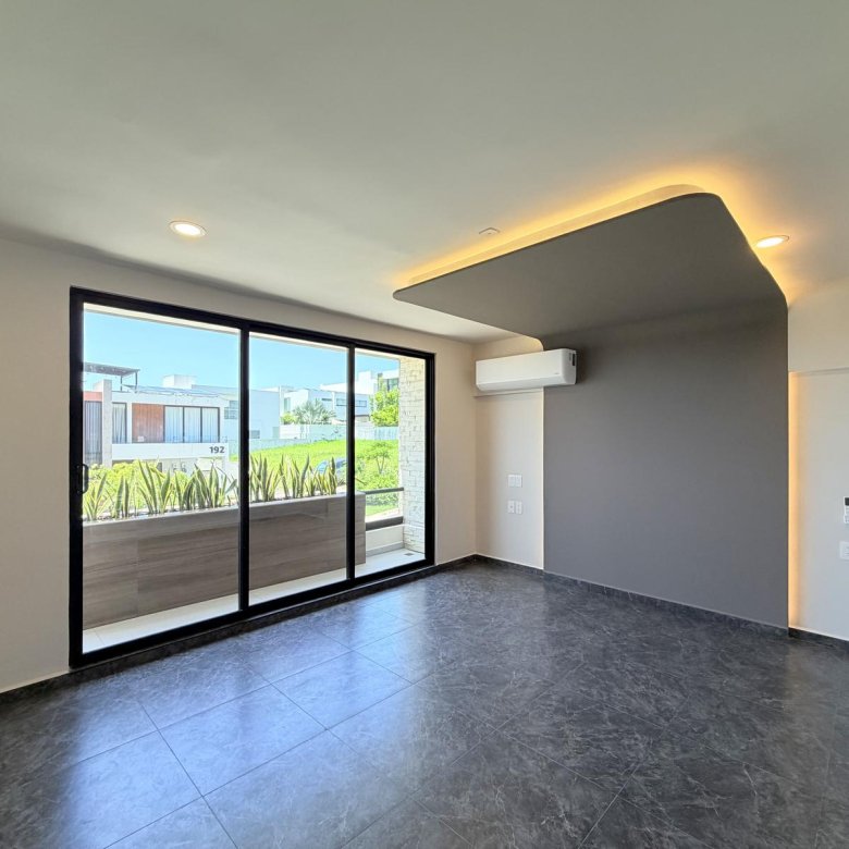 Casa Nueva en Venta Punta Tiburon