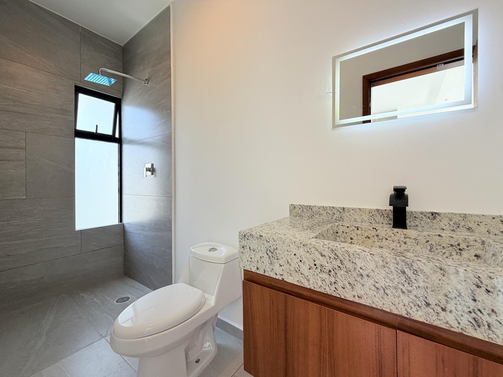Casa Nueva en Venta Punto Lomas