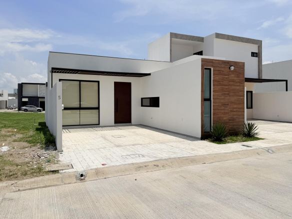 Casa Nueva en Venta Punto Lomas