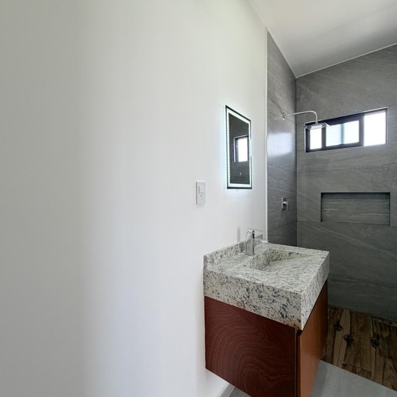 Casa Nueva en Venta Punto Lomas