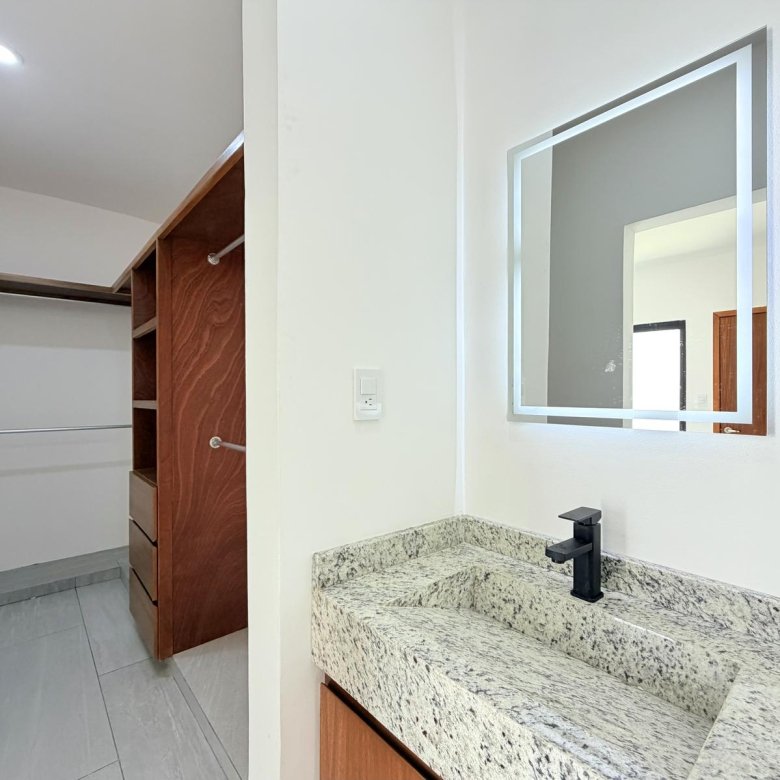 Casa Nueva en Venta Punto Lomas