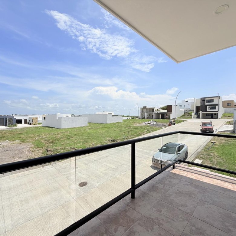 Casa Nueva en Venta Punto Lomas