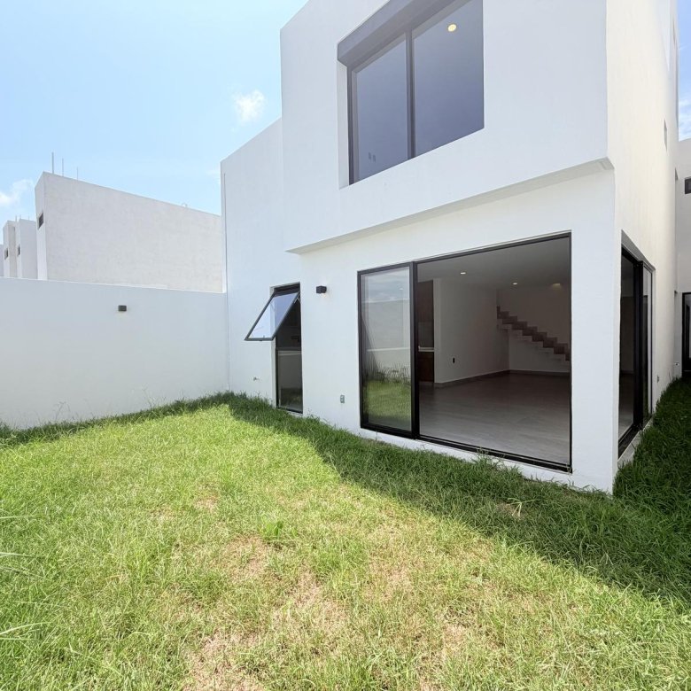 Casa Nueva en Venta Punto Lomas